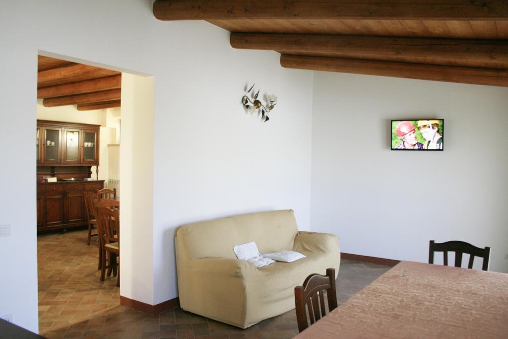 Отель Agriturismo Fara Montegiorgio Экстерьер фото