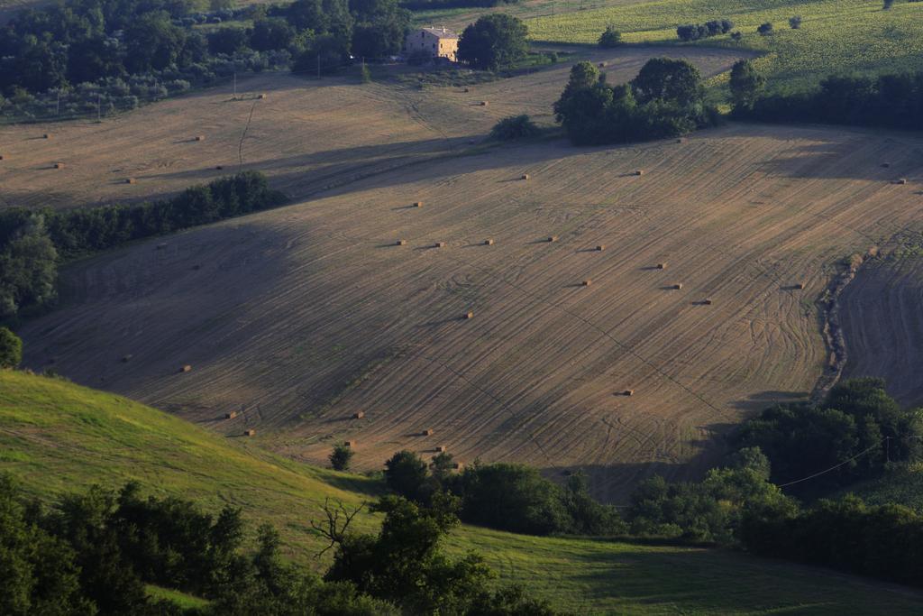 Отель Agriturismo Fara Montegiorgio Экстерьер фото