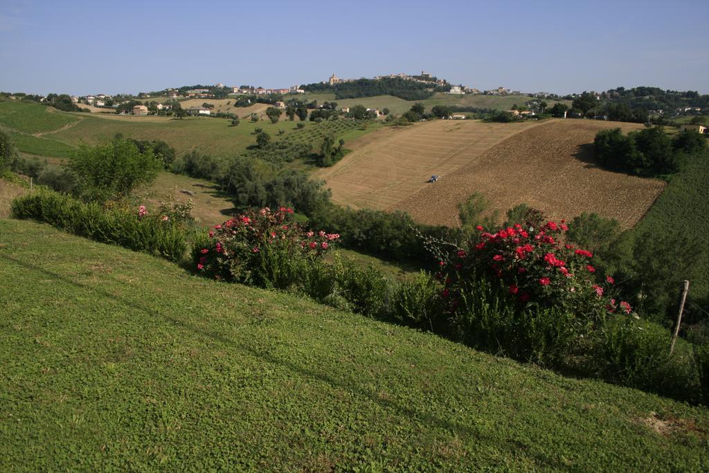 Отель Agriturismo Fara Montegiorgio Экстерьер фото